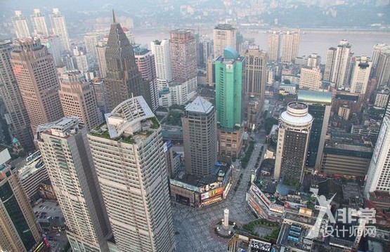 重庆位于中国内陆西南部,四川盆地东南部,是中国面积最大的城市,曾为