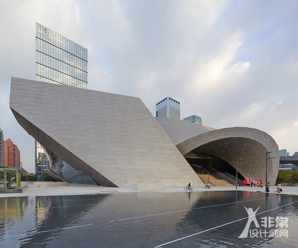 深圳当代艺术馆及城市规划展览馆