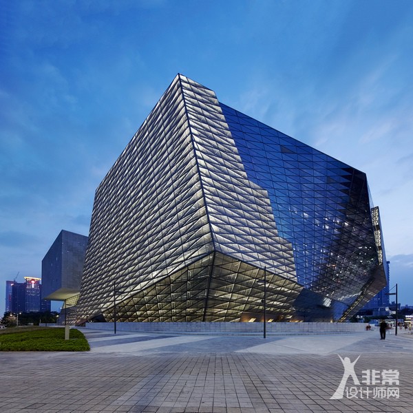 深圳当代艺术馆及城市规划展览馆
