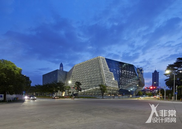 深圳当代艺术馆及城市规划展览馆